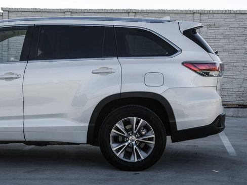 Used 2015 Toyota Highlander XLE FWD image 14