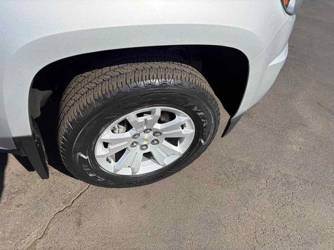 Used 2020 Chevrolet Colorado LT w/ Safety Package image 34