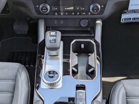 New 2026 Mitsubishi Outlander SE FWD image 18