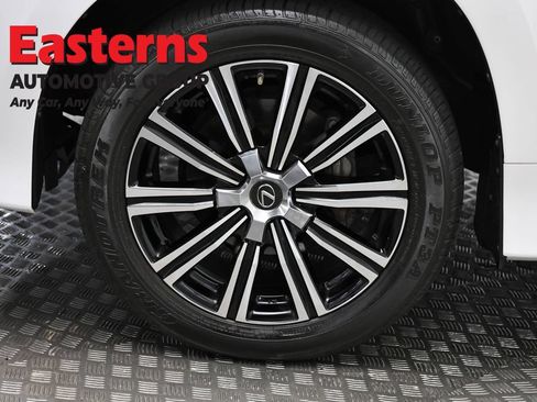 Used 2018 Lexus LX 570 4WD w/ Luxury Package image 38