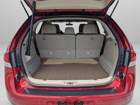 Used 2013 Lincoln MKX FWD image 11