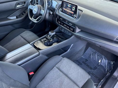 Used 2024 Nissan Rogue SV FWD image 31