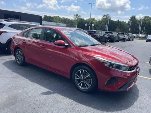Used 2023 Kia Forte LXS w/ LXS Technology Package FWD image 9