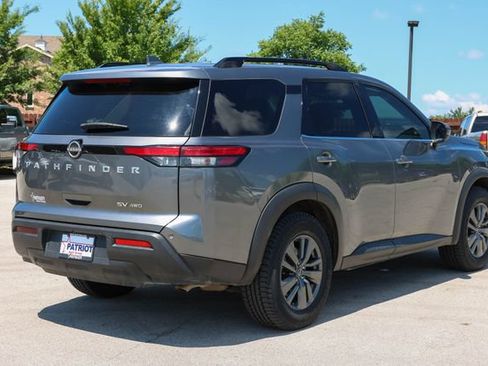 Used 2022 Nissan Pathfinder SV AWD/4WD image 4