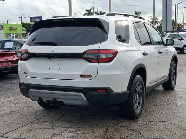 Used 2024 Honda Pilot TrailSport image 4