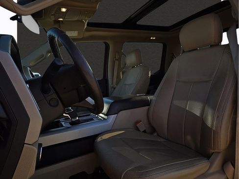 Used 2018 Ford F150 Lariat w/ Equipment Group 502A Luxury image 12