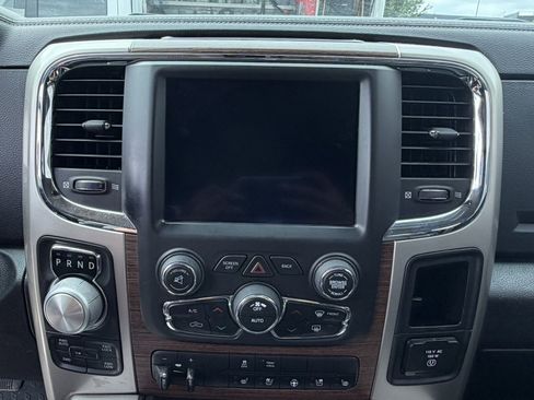 Used 2019 RAM 1500 Laramie w/ Convenience Group AWD/4WD image 6