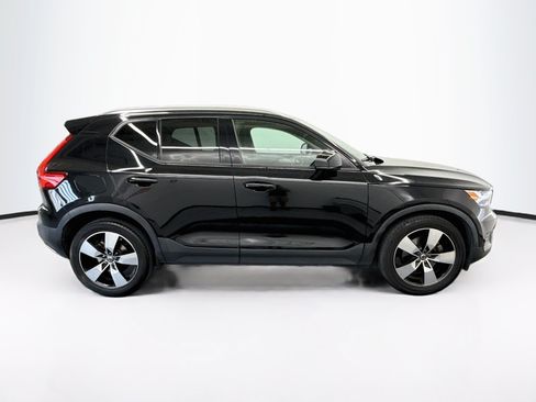 Used 2022 Volvo XC40 T5 Momentum AWD/4WD image 10