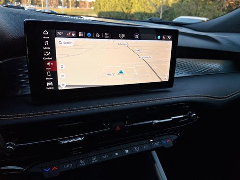 New 2025 Alfa Romeo Tonale w/ Active Assist Package image 8