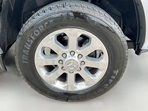 Used 2020 RAM 2500 Laramie w/ Chrome Appearance Group AWD/4WD image 30