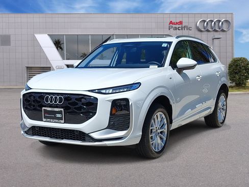Certified 2026 Audi Q3 quattro 2.0T AWD/4WD image 1