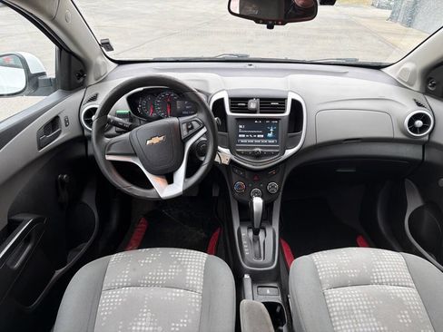 Used 2017 Chevrolet Sonic LT image 10