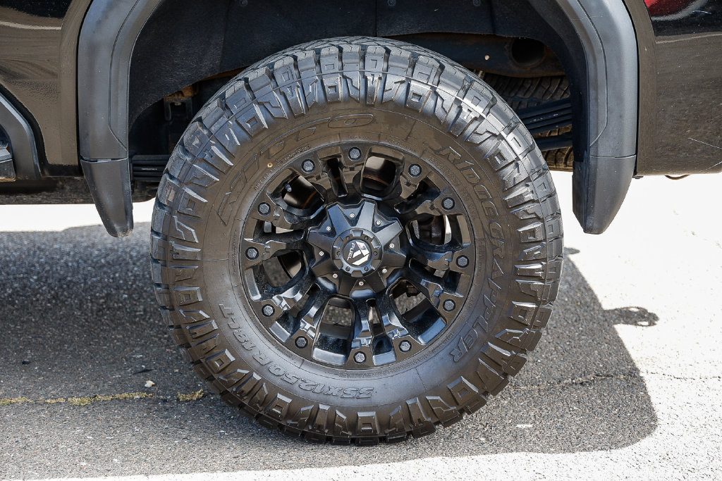 Used 2024 GMC Sierra 2500 Denali Ultimate AWD/4WD image 9