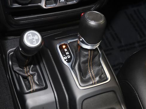 Used 2023 Jeep Wrangler Unlimited Sahara AWD/4WD image 7
