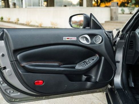 Used 2009 Nissan 370Z Coupe image 61