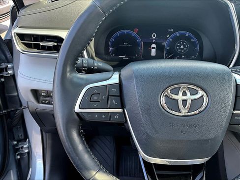 Used 2023 Toyota Highlander Platinum AWD/4WD image 11