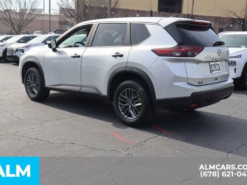 Used 2024 Nissan Rogue S image 7