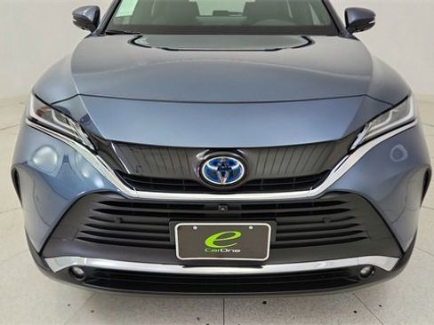 Used 2023 Toyota Venza Limited image 5