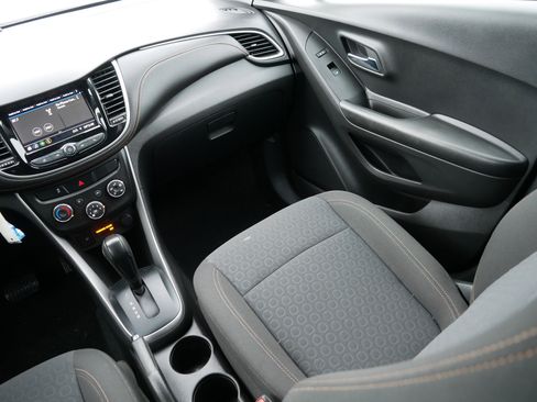 Used 2022 Chevrolet Trax LS w/ Tint and Cruise Package image 11