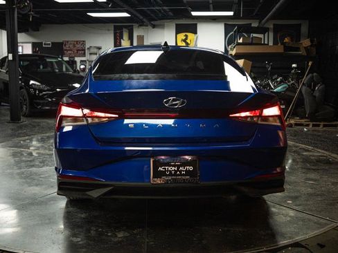 Used 2021 Hyundai Elantra SE FWD image 6
