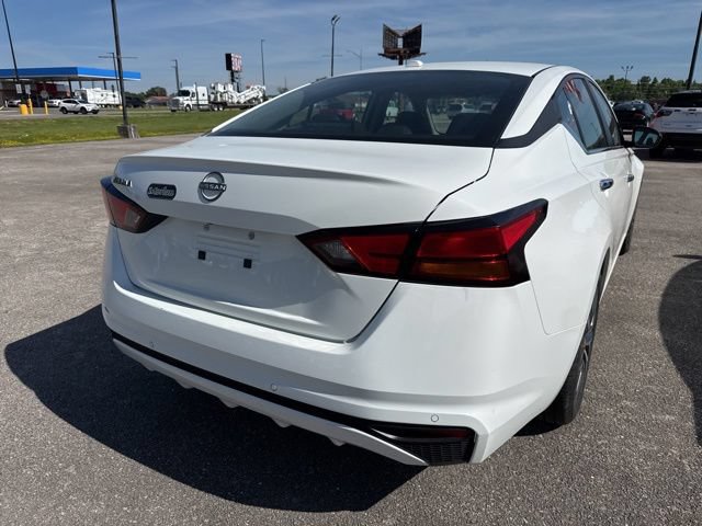 Used 2025 Nissan Altima 2.5 SV FWD image 11