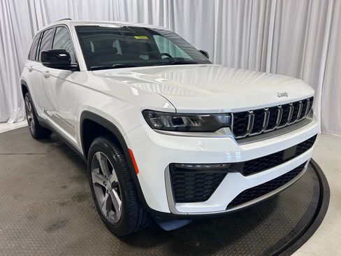 New 2026 Jeep Grand Cherokee Limited AWD/4WD image 25