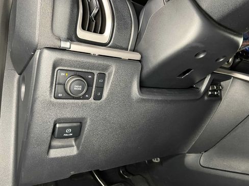 Used 2025 Ford Expedition Active AWD/4WD image 28