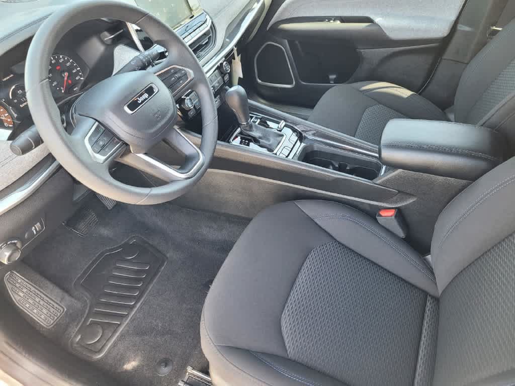 Used 2025 Jeep Compass Sport AWD/4WD image 13