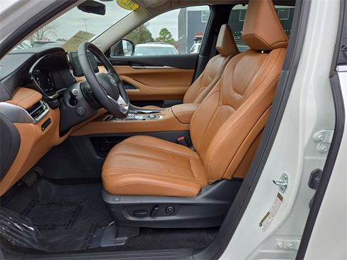 Used 2025 INFINITI QX60 Sensory image 10