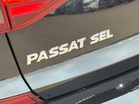 Used 2018 Volkswagen Passat 3.6 SEL Premium FWD image 38