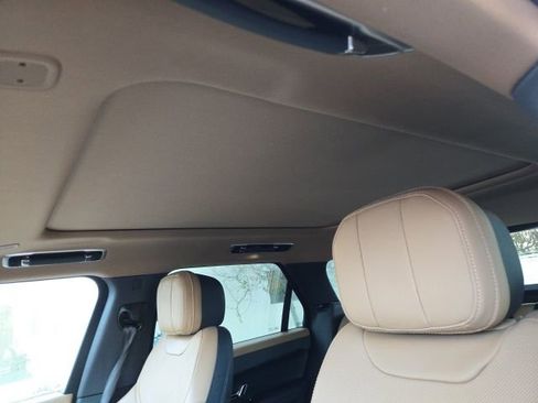 Used 2023 Land Rover Range Rover Sport SE Dynamic image 15