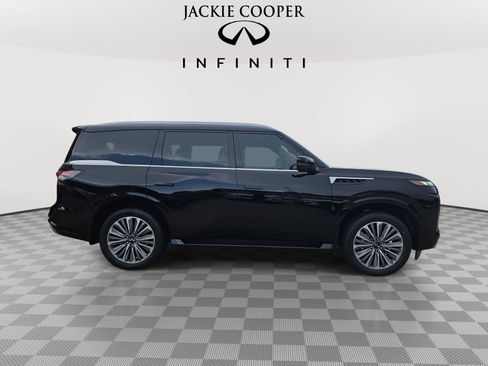 Certified 2025 INFINITI QX80 Luxe w/ Cargo Package AWD/4WD image 4