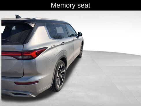 Used 2023 Mitsubishi Outlander SEL image 7