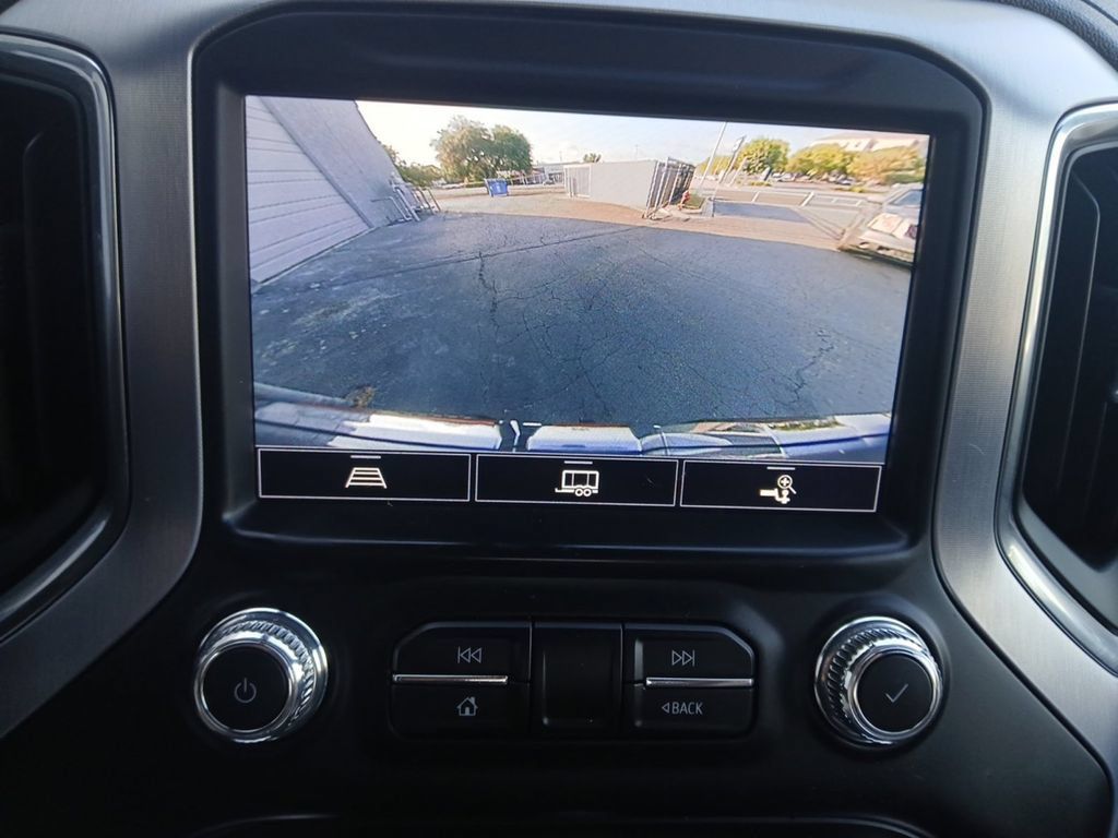 Used 2021 GMC Sierra 1500 SLT w/ X31 Off-Road Package AWD/4WD image 9