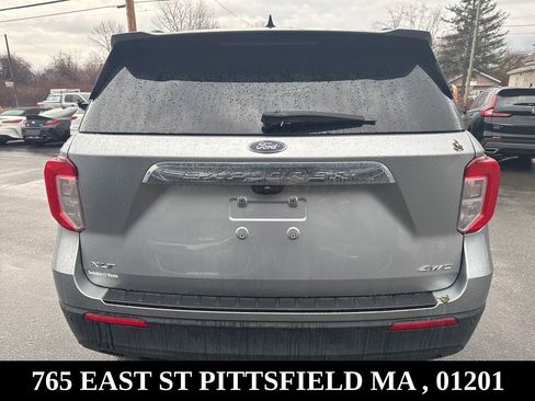 Used 2022 Ford Explorer XLT image 6
