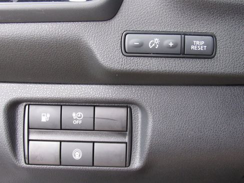 Used 2023 Nissan Leaf S image 28