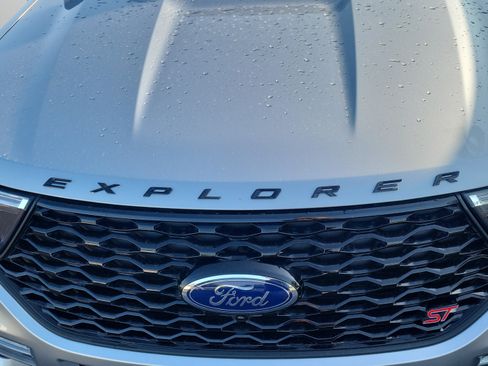 Used 2022 Ford Explorer ST w/ Equipment Group 401A AWD/4WD image 14