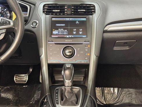 Used 2014 Ford Fusion Titanium FWD image 22