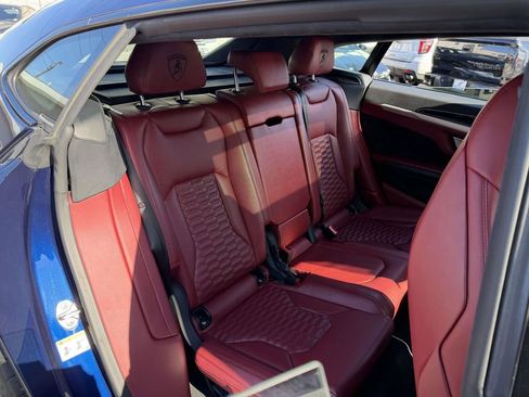 Used 2022 Lamborghini Urus AWD/4WD image 13