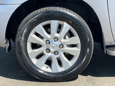 Used 2018 Toyota Sequoia Platinum w/ Carpet Mat Package AWD/4WD image 34