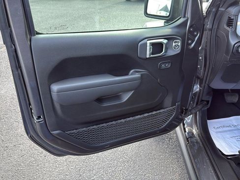 New 2025 Jeep Gladiator Sport image 8