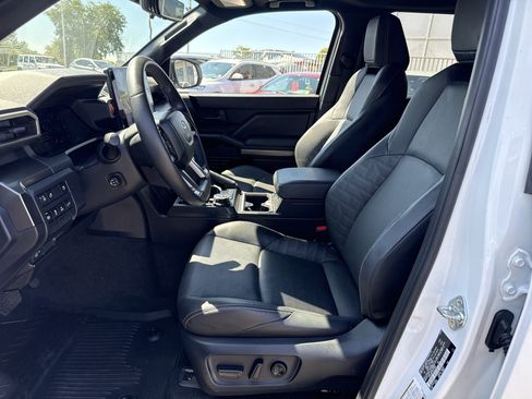Used 2025 Toyota 4Runner TRD Off-Road Premium w/ Tow Technology Package AWD/4WD image 12