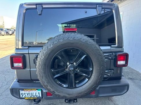 Used 2022 Jeep Wrangler Unlimited Sahara AWD/4WD image 5