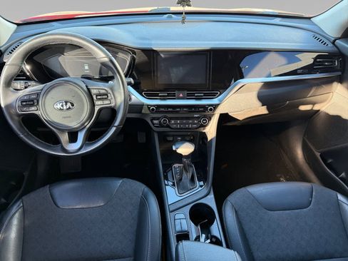 Used 2020 Kia Niro Touring image 10