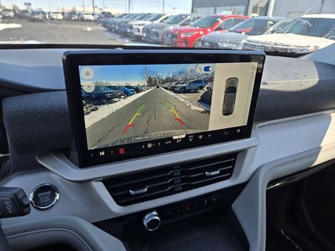 New 2026 Ford Explorer Active w/ Active Comfort Package image 9