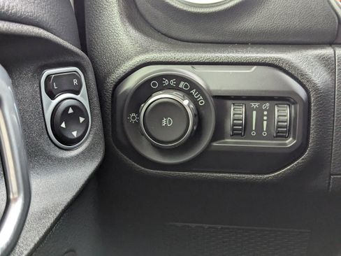 Used 2018 Jeep Wrangler Unlimited Sahara w/ Safety Group image 24