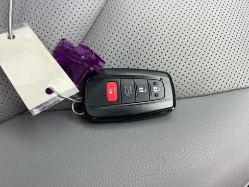 Used 2023 Toyota Highlander Platinum image 42