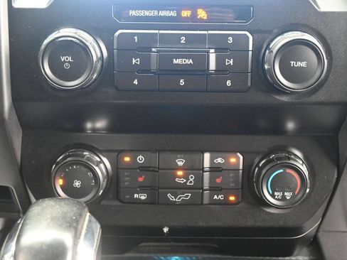 Used 2020 Ford F150 XLT w/ Equipment Group 302A Luxury AWD/4WD image 19
