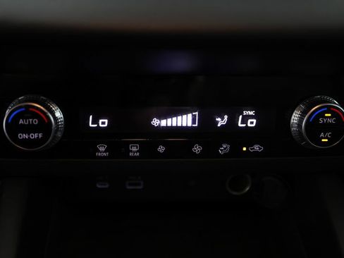 Used 2024 Mitsubishi Outlander SE Black Edition FWD image 32