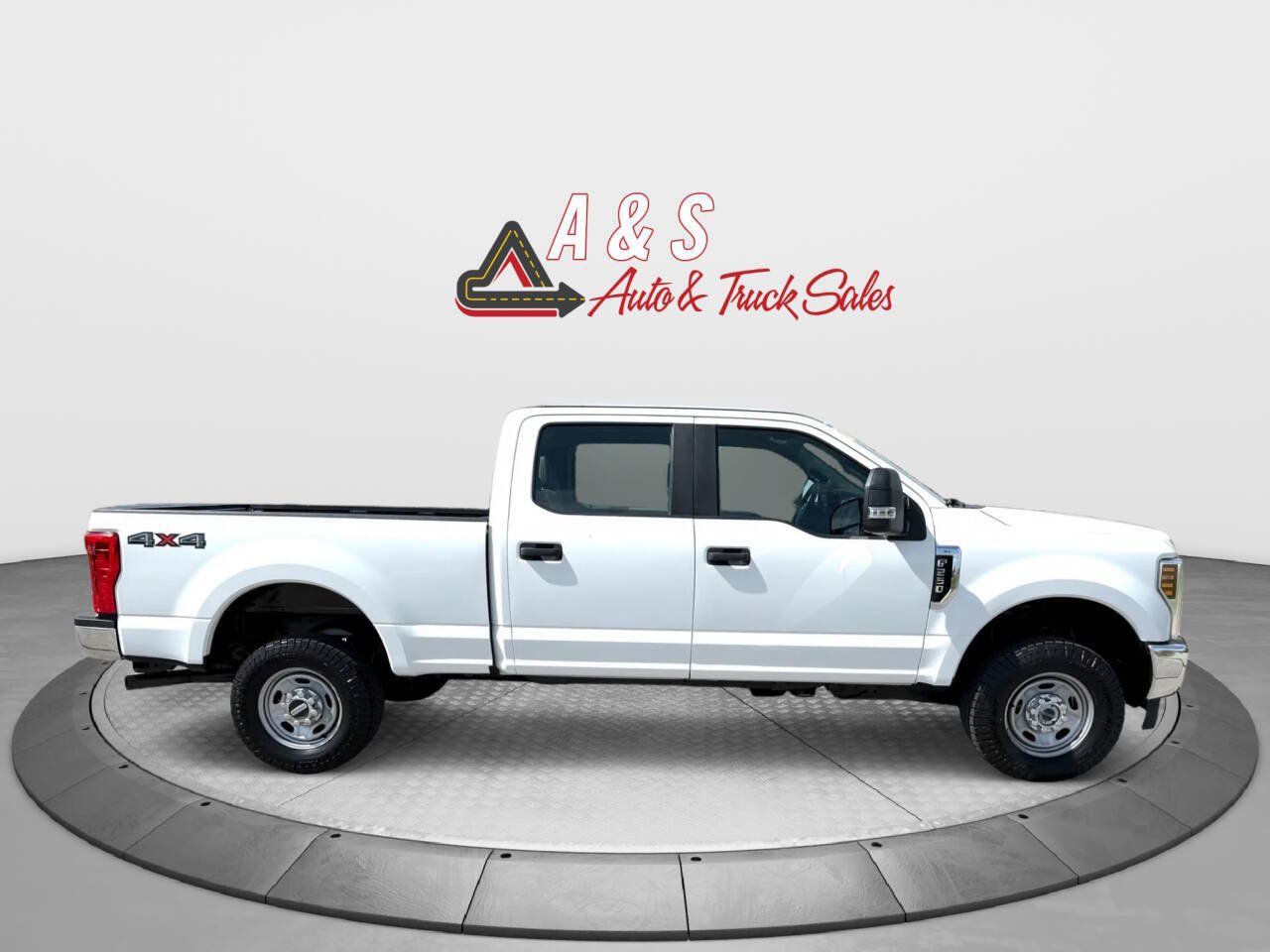 Used 2019 Ford F250 XL w/ Power Equipment Group AWD/4WD image 6